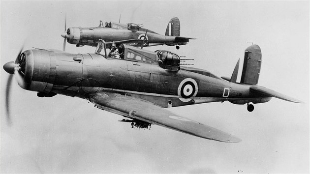 Vovou sthakou disponovalo za druh svtov vlky i britsk nmon letectvo. Palubn sthac letoun Blackburn Roc se vyrbl v letech 1938 a 1940, objem vroby pekroil 130 exempl. Jeho kulometn vzbroj byla identick se strojem Defiant.