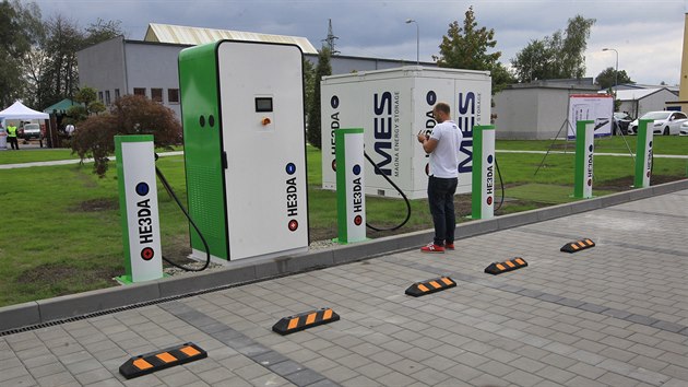 V Horní Suché loni v září otevřeli továrnu na výrobu baterií podle českého patentu.