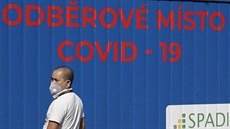 Odběrové místo na testování na onemocnění covid-19 u Žlutých lázní v Praze.... Odběrové místo na testování na onemocnění covid-19 u Žlutých lázní v Praze....