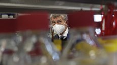 Předseda vlády Andrej Babiš navštívil laboratoř společnosti Biocev ve Vestci u... Předseda vlády Andrej Babiš navštívil laboratoř společnosti Biocev ve Vestci u...