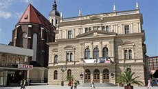 Budova Slezského divadla na Horním náměstí v Opavě. Budova Slezského divadla na Horním náměstí v Opavě.