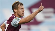 eský útoník Matj Vydra z Burnley se raduje z gólu v utkání Ligového poháru...