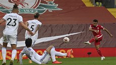 Mohamed Salah z Liverpoolu skóruje proti Leedsu. Mohamed Salah z Liverpoolu skóruje proti Leedsu.