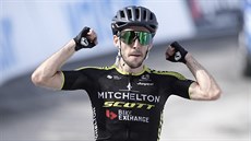 Britský cyklista Simon Yates se raduje z triumfu v 5. etapě závodu Tirreno... Britský cyklista Simon Yates se raduje z triumfu v 5. etapě závodu Tirreno...