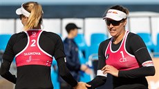 Barbora Hermannová (vpravo) a Markéta Nausch Sluková ve čtvrtfinále ME v... Barbora Hermannová (vpravo) a Markéta Nausch Sluková ve čtvrtfinále ME v...