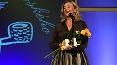 Cenu za nejlepší ženský herecký výkon dostala Vanda Hybnerová za dabing Heleny... Cenu za nejlepší ženský herecký výkon dostala Vanda Hybnerová za dabing Heleny...