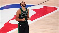 Jayson Tatum slaví postup Bostonu přes Toronto. Jayson Tatum slaví postup Bostonu přes Toronto.