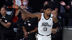 Paul George z LA Clippers se raduje z úspěšné trojky. Paul George z LA Clippers se raduje z úspěšné trojky.