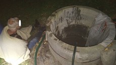 Starší muž spadl do studny u chaty v Plzni, když se vracel opilý domů. Jeho... Starší muž spadl do studny u chaty v Plzni, když se vracel opilý domů. Jeho...