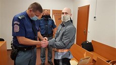 Martin Tolar je obžalovaný, že letos v únoru uloupil auto řidičce, která stála... Martin Tolar je obžalovaný, že letos v únoru uloupil auto řidičce, která stála...