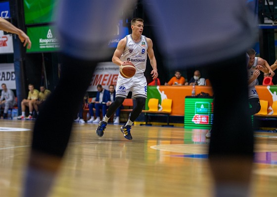 Ondej Sehnal z USK Praha v zápase proti svitavským basketbalistm.