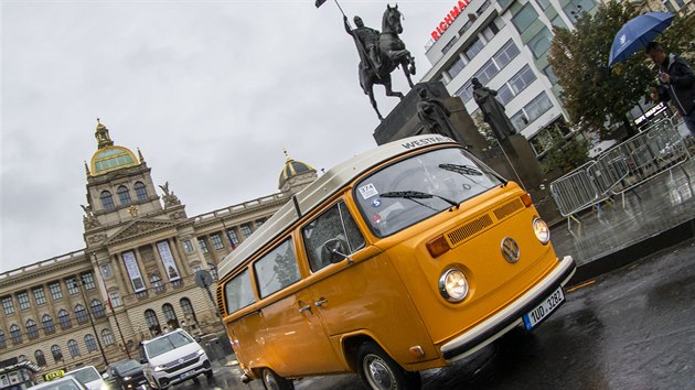 Spanilá jízda Prahou v rámci oslavy 70. let modelu Volkswagen Transporter Spanilá jízda Prahou v rámci oslavy 70. let modelu Volkswagen Transporter