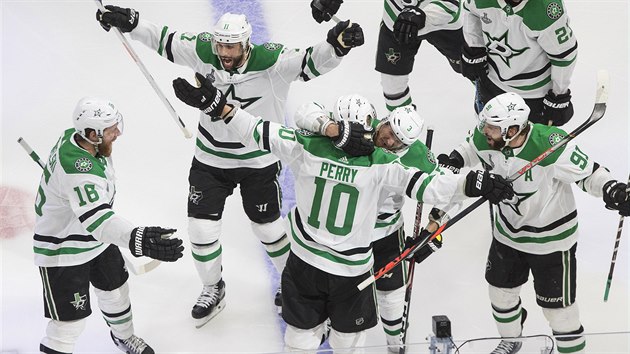 Radost hokejistů Dallasu ve finále Stanley Cupu Radost hokejistů Dallasu ve finále Stanley Cupu