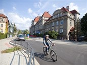 Rozložitý komplex dominuje křižovatce ulic Vítězná a Husova. Rozložitý komplex dominuje křižovatce ulic Vítězná a Husova.