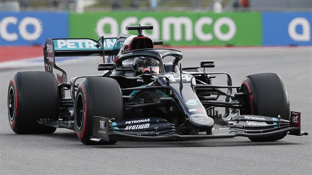 Lewis Hamilton z Mercedesu v kvalifikaci na Velkou cenu Ruska