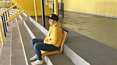 Vysloužilé divadelní sedačky v Sokolově ještě poslouží na zimním stadionu. Vysloužilé divadelní sedačky v Sokolově ještě poslouží na zimním stadionu.