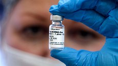 Zkušební ruská vakcína na koronavirus Sputnik V Zkušební ruská vakcína na koronavirus Sputnik V