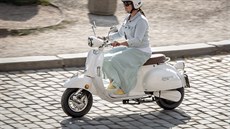 Elektroskútr Racceway Century jsme testovali v létě 2020. V Praze se osvědčil,... Elektroskútr Racceway Century jsme testovali v létě 2020. V Praze se osvědčil,...