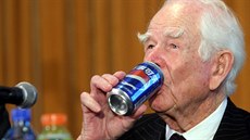 Donald Kendall slaví 25. let Pepsi v Číně. (8. listopadu 2006) Donald Kendall slaví 25. let Pepsi v Číně. (8. listopadu 2006)