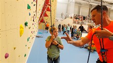 Nová sportovní hala v Novém Městě na Moravě. Její dominantou je velká... Nová sportovní hala v Novém Městě na Moravě. Její dominantou je velká...