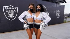 Roztleskávačky se chystaly na premiéru Las Vegas Raiders. Roztleskávačky se chystaly na premiéru Las Vegas Raiders.