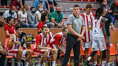 Pardubický trenér Adam Konvalinka a jeho muži Pardubický trenér Adam Konvalinka a jeho muži