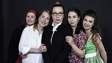 Stanislava Jachnická (uprostřed) a další tváře představení 5 za 1 Stanislava Jachnická (uprostřed) a další tváře představení 5 za 1