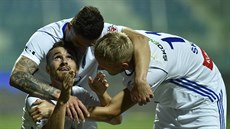Dominik Mašek z Boleslavi (dole) se raduje z druhého gólu svého týmu v duelu s... Dominik Mašek z Boleslavi (dole) se raduje z druhého gólu svého týmu v duelu s...