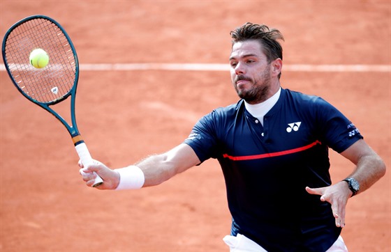 výcar Stan Wawrinka se stal jednou z obtí neznámého zvuku, který se rozlehl nad areálem Roland Garros.