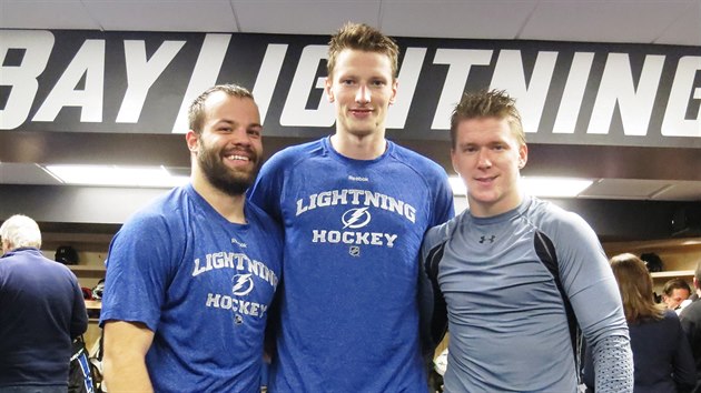 esk trojlstek v kdru Tampa Bay Lightning v roce 2014: Radko Gudas, Andrej ustr a Ondej Palt.