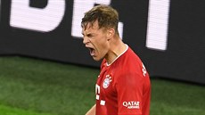 Joshua Kimmich z Bayernu se raduje z gólu.