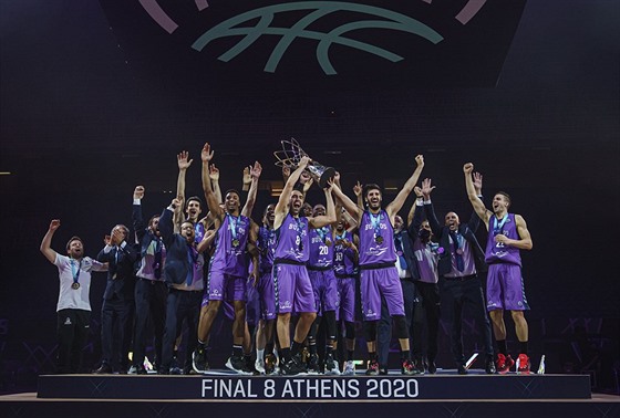Basketbalisté panlského Burgosu slaví triumf v Lize mistr.