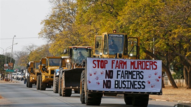 Traktorov demonstrace proti vradm farm v Jihoafrick republice. (18. srpna 2020)