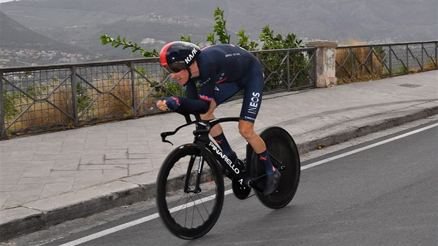 Geraint Thomas na trati zahajovac asovky italskho Gira.