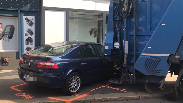 Nehoda tramvaje s Zenklově ulici. (2.10.2020)