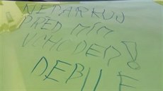 Vulgární nápis obsahoval gramatickou chybu. Vulgární nápis obsahoval gramatickou chybu.