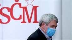 Předseda KSČM Vojtěch Filip v pražském volebním štábu strany. (3. října 2020) Předseda KSČM Vojtěch Filip v pražském volebním štábu strany. (3. října 2020)