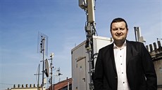 Jiří Grund u jednoho z pražských vysílačů 5G, konkrétně na střeše domu v... Jiří Grund u jednoho z pražských vysílačů 5G, konkrétně na střeše domu v...