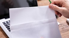 Český telekomunikační úřad otevřel obálky s přihláškami do aukce 5G. Jména uchazečů ovšem nezveřejní. Ilustrační snímek Český telekomunikační úřad otevřel obálky s přihláškami do aukce 5G. Jména uchazečů ovšem nezveřejní. Ilustrační snímek