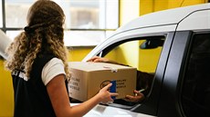 Pražské nákupní centrum Westfield Chodov zavedlo donášku zboží z e-shopů do... Pražské nákupní centrum Westfield Chodov zavedlo donášku zboží z e-shopů do...