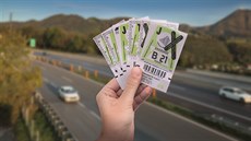 Rakouské dálniční známky pro rok 2021 budou jablkově zelené Rakouské dálniční známky pro rok 2021 budou jablkově zelené