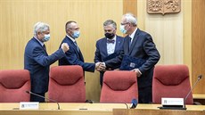 Představitelé nového vedení Moravskoslezského kraje při podpisu koaliční... Představitelé nového vedení Moravskoslezského kraje při podpisu koaliční...