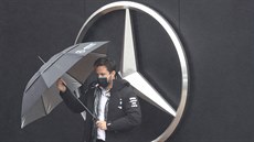 Toto Wolff, éf stáje Mercedes, bhem trénink na Velkou cenu Eifelu formule 1