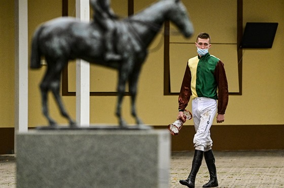 okej Pavel Sloil, který skonil na Velké pardubické tvrtý.