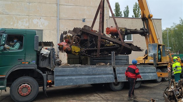 Padesát let starý razicí kombajn se stane součástí originální expozice v Podkrušnohorském technickém muzeu, jež bude představovat kopii důlní štoly i s původním a částečně funkčním zařízením.