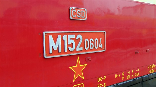 Zbarven motorovho vozuz M152 0604 (810.604) turnovskho Kolej-klubu pipomn doby eskoslovenskch sttnch drah