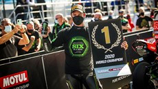 Jonathan Rea - mistr světa v závodech superbiků. Jonathan Rea - mistr světa v závodech superbiků.