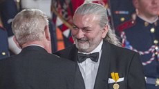 Zpváka Daniela Hlku ocenil medailí Za zásluhy prezident Milo Zeman 28. íjna...