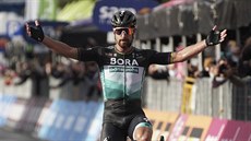 461 DNÍ. Tak dlouho Peter Sagan čekal na etapový triumf, během 10. etapy Gira... 461 DNÍ. Tak dlouho Peter Sagan čekal na etapový triumf, během 10. etapy Gira...