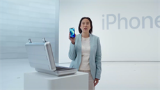 Apple láká uživatele smarpthonů LG k přechodu na iPhony 12 a 12 mini. Ilustrační snímek Apple láká uživatele smarpthonů LG k přechodu na iPhony 12 a 12 mini. Ilustrační snímek